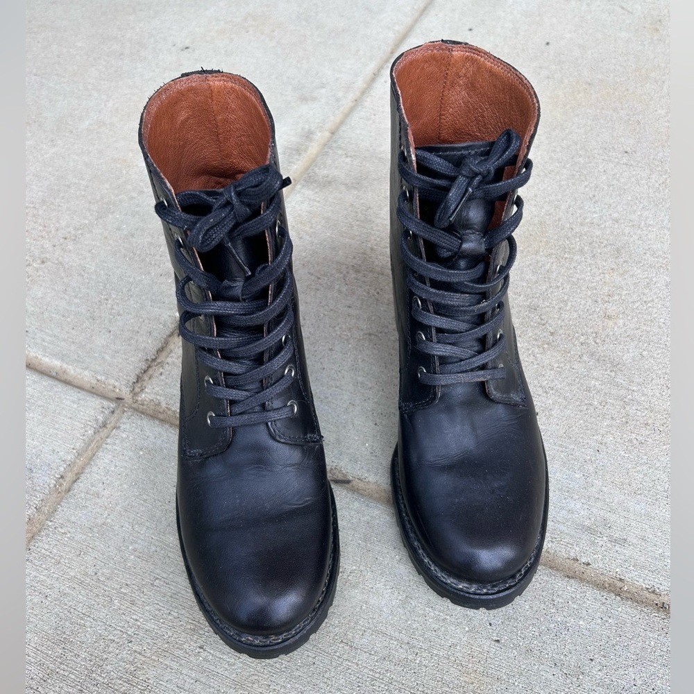 Frye Sabrina 6G Black Lace Up Heeled Boots - Picture 3 of 9